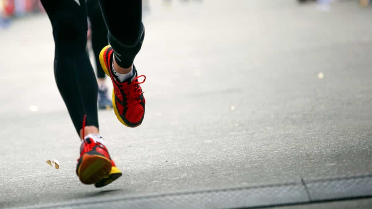 Πώς να κάνεις αποτοξίνωση από τα αθλητικά παπούτσια - WeFit